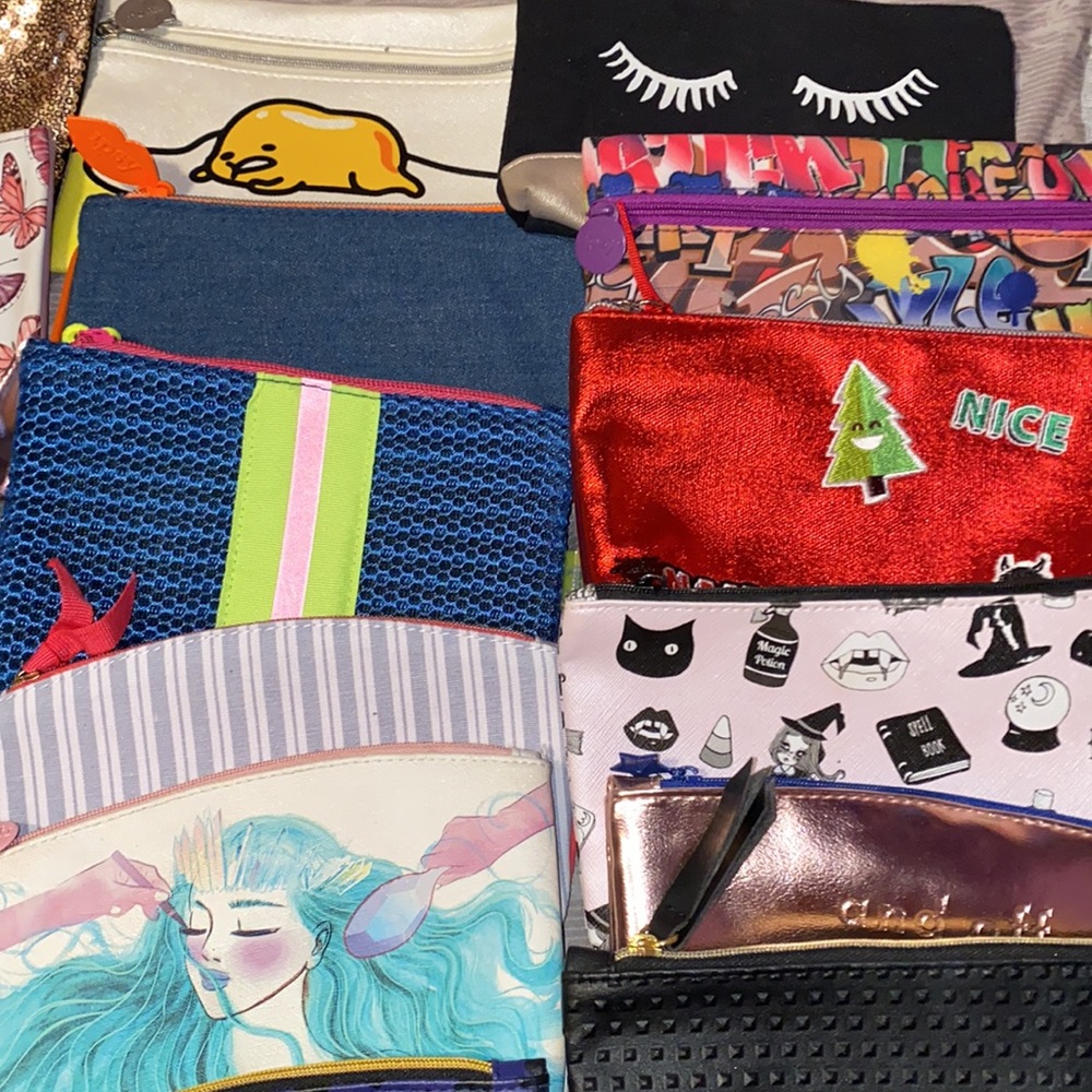 Makeup Bags Bundle! - image 3